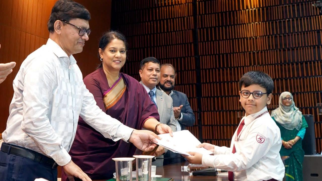 আন্তর্জাতিক সহযোগিতা ছাড়া ওজোনস্তর রক্ষা সম্ভব নয়: পরিবেশ উপদেষ্টা